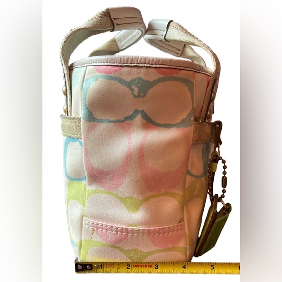 Summer Coach Hand Tote - Picture 6 of 6